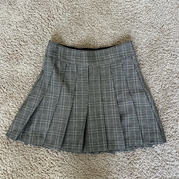 Abercrombie & Fitch Dresses & Skirts - 🔵 Abercrombie and Fitch Pleated Gingham Skirt